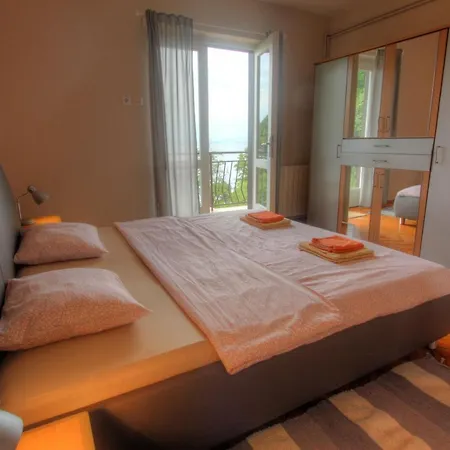 Lena Apartament *