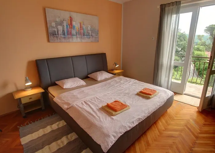 Lena Apartmán