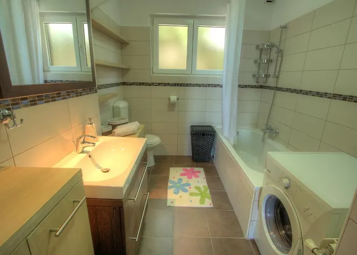 Lena Apartmán